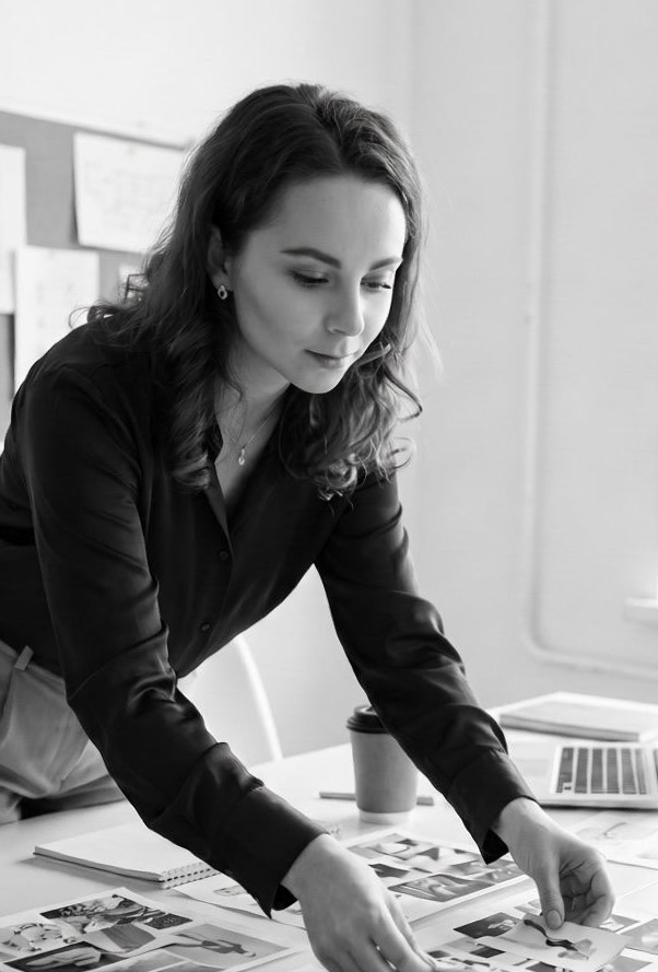 Александра Николаева за работой над проектом